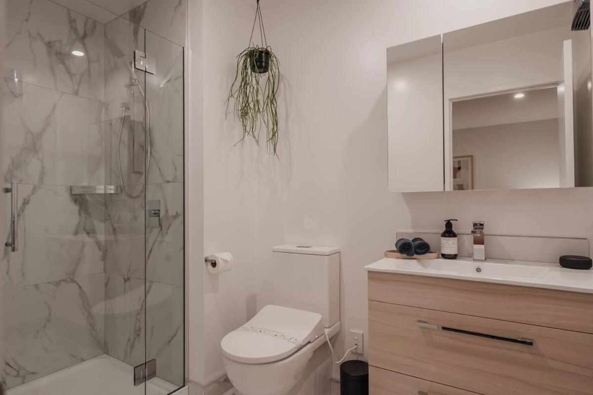 Casino Luxury Suite City Centre - Sleeps 5 クライストチャーチ エクステリア 写真