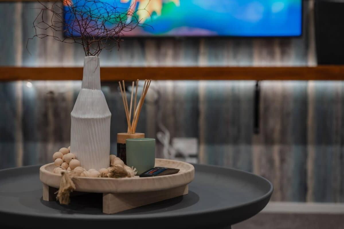 Casino Luxury Suite City Centre - Sleeps 5 クライストチャーチ エクステリア 写真