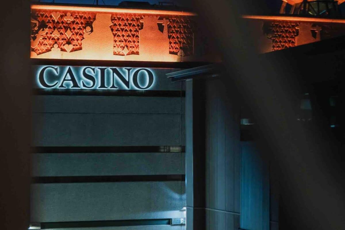 Casino Luxury Suite City Centre - Sleeps 5 クライストチャーチ エクステリア 写真